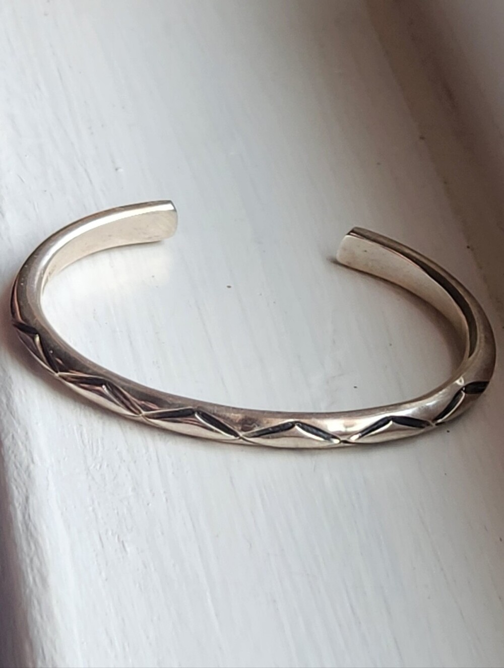 SIGNED TAHE STERLING NATIVE STAMPED CUFF BRACELET 6" - Picture 1 of 11